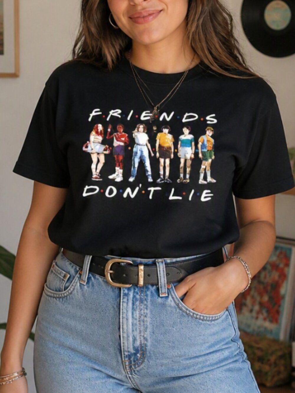 Stranger Things x Friends Crossover Graphic T-Shirt M Netflixcore Streetwear Y2K